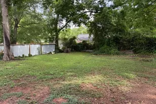 827 Hammock St, Griffin, GA 30224 - Photo 2