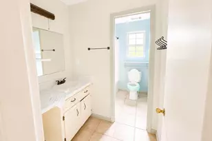 525 Carolyn St, Metter, GA 30439 - Photo 8