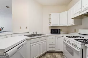 4379 Orchard Park Ct, Stone Mountain, GA 30083 - Photo 8