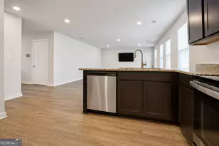 1129 Bluecoat Cir, Hampton, GA 30228 - Photo 4