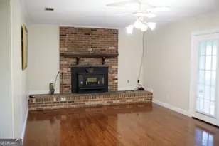 2110 Ware St, Blackshear, GA 31516 - Photo 30