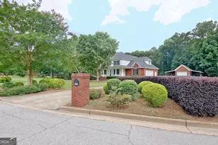 375 Williamsburg Cir, McDonough, GA 30253 - Photo 2