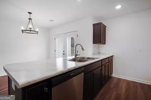 207 Bull St, Glennville, GA 30427 - Photo 12