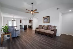 207 Bull St, Glennville, GA 30427 - Photo 22