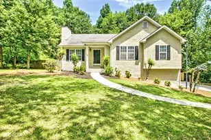 14 Michael's Crossing, Sharpsburg, GA 30277 - Photo 2