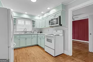 1077 Helen St, Morrow, GA 30260 - Photo 8