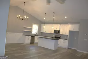 251 North Point Cir, Hartwell, GA 30643 - Photo 4