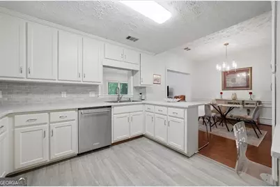 7505 Saint Charles Square #C8, Roswell, GA 30075 - Photo 12