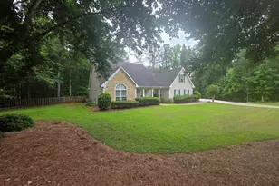 135 Kingsbrooke Cir, Palmetto, GA 30268 - Photo 2
