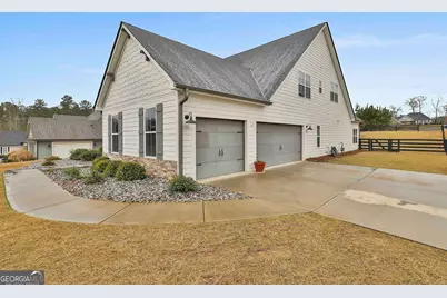 153 N Cove Drive, Newnan, GA 30263 - Photo 4