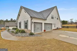153 N Cove Dr, Newnan, GA 30263 - Photo 4