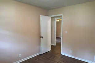 827 San Miguel Dr, Stone Mountain, GA 30083 - Photo 10