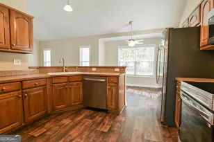 1766 Laurel Ridge Dr SW, Conyers, GA 30094 - Photo 6