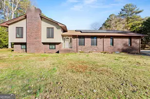 588 Estatohe Cir, Toccoa, GA 30577 - Photo 2