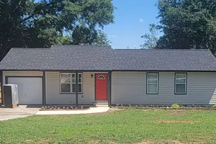 253 Deerfield Dr, Jonesboro, GA 30238 - Photo 2