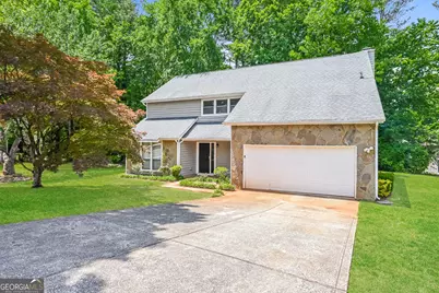 1618 Golf Overlook, Stone Mountain, GA 30088 - Photo 2