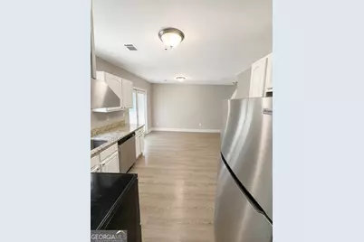 1240 Pinedale Circle NW, Conyers, GA 30012 - Photo 10