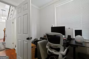 303 W 39th St, Savannah, GA 31405 - Photo 14