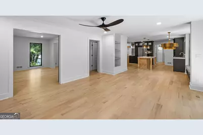140 N Bluff, Alpharetta, GA 30004 - Photo 10
