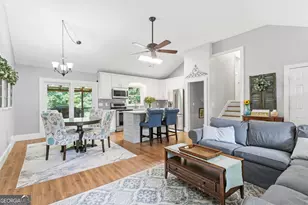 5627 Pinedale Cir, Sugar Hill, GA 30518 - Photo 16