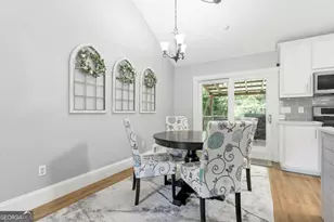 5627 Pinedale Cir, Sugar Hill, GA 30518 - Photo 10