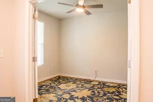 136 Creekside Ct, Griffin, GA 30223 - Photo 16