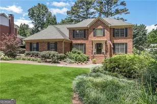 5189 Beech Forest Dr, Lilburn, GA 30047 - Photo 4