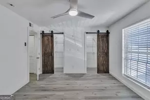 5641 Kingsport Dr, Atlanta, GA 30342 - Photo 16