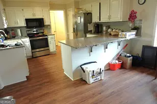 223 Lacey Ln, Winder, GA 30680 - Photo 10