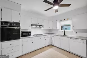 9 Austin Dr, Savannah, GA 31419 - Photo 18