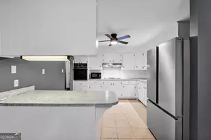 9 Austin Dr, Savannah, GA 31419 - Photo 14