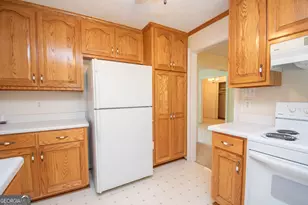 6513 Dunmoor Dr, Jonesboro, GA 30236 - Photo 16