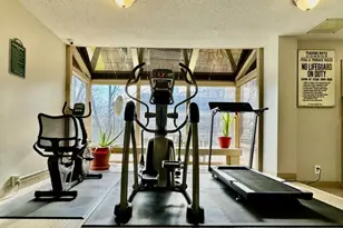 2285 Peachtree Rd NE, Atlanta, GA 30309 - Photo 18