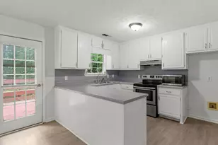 3055 Deerfield Way, Rex, GA 30273 - Photo 8