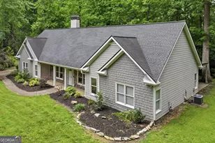 5369 Secretariat Ln, Sugar Hill, GA 30518 - Photo 2