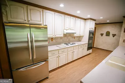 6960 Northgreen Drive, Sandy Springs, GA 30328 - Photo 12