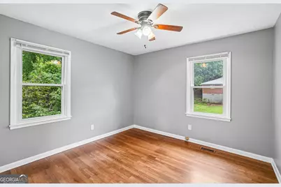 655 Albert Street NW, Atlanta, GA 30318 - Photo 16
