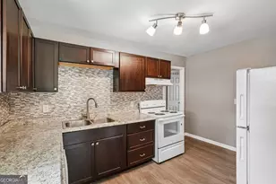 655 Albert St NW, Atlanta, GA 30318 - Photo 8