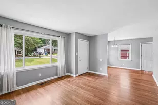 655 Albert St NW, Atlanta, GA 30318 - Photo 4
