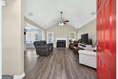 6020 Fieldwood Lane, Loganville, GA 30052 - Photo 8
