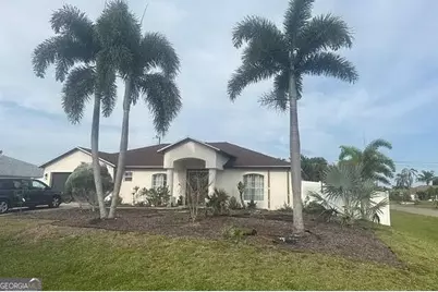 702 SW 9th Avenue, Cape Coral, FL 33991 - Photo 2
