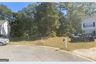 135 Bombay Ln, Grantville, GA 30220 - Photo 2