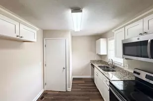 933 Capitol View Ave NW, Atlanta, GA 30318 - Photo 4