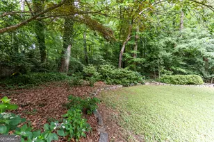 1025 Vistavia Cir, Decatur, GA 30033 - Photo 52