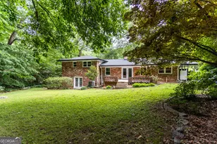1025 Vistavia Cir, Decatur, GA 30033 - Photo 2