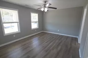 241 Charlotte Cir, Statham, GA 30666 - Photo 10