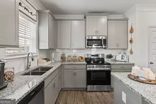 208 Antiquity Circle, Perry, GA 31069 - Photo 8