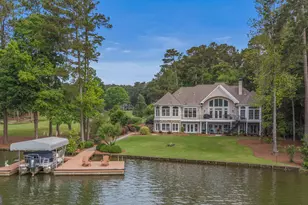 1121 Parrotts Cove Rd, Greensboro, GA 30642 - Photo 2