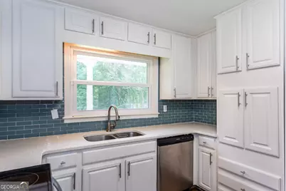 2752 Arrowood Drive #UPSTAIRS, East Point, GA 30344 - Photo 10