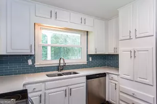 2752 Arrowood Dr, East Point, GA 30344 - Photo 10